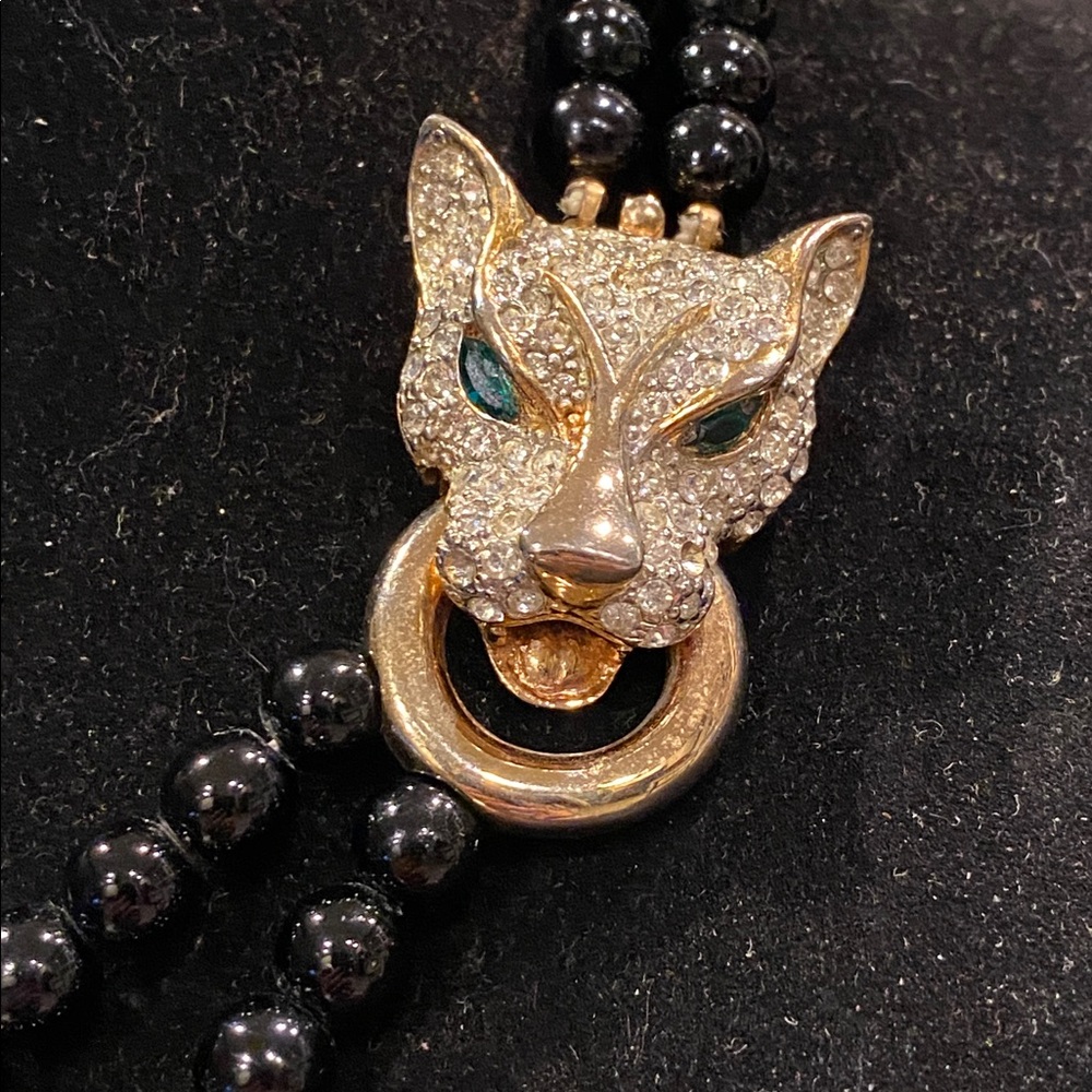 Elegant Glass Pearl and Black Glass Bead Necklace with Green Eyed Panther Clasp - Picture 4 of 9